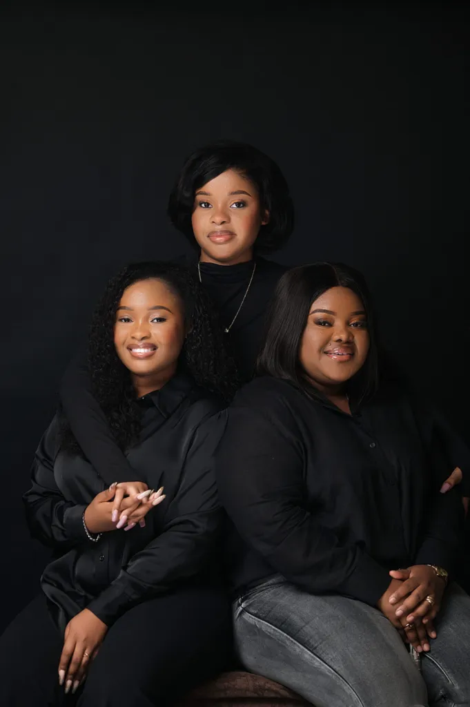 Portrait réalisé en studio à Kinshasa — IsGar Étoile Studio